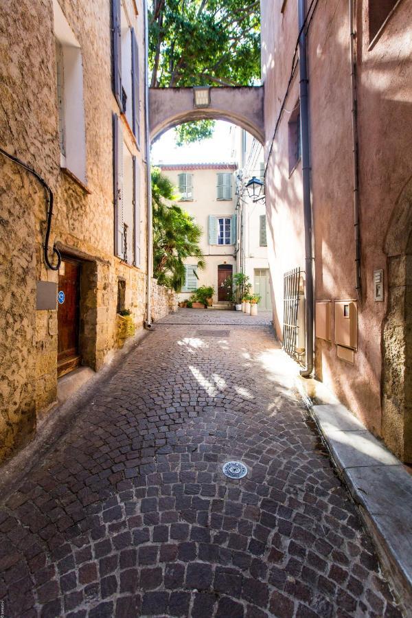 Au Coeur Du Vieil Antibes Et A 2 Pas De La Mer... Leilighet Eksteriør bilde